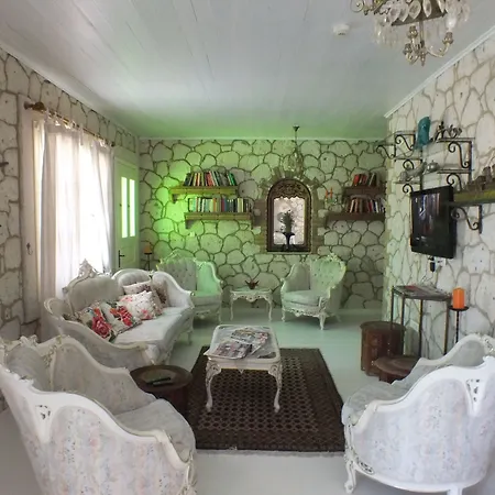 Yalcinkaya Hotel